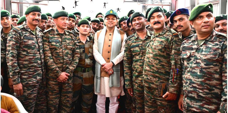 “दीवाली पर मुख्यमंत्री का सरहद पर वीरों के साथ जश्न”