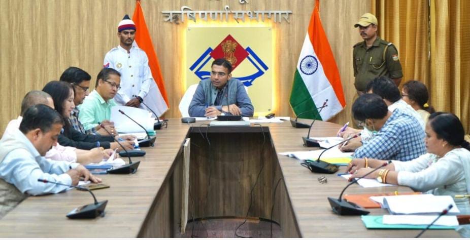 ऋषिकेश अस्पताल ब्लड बैंक यूनिट के लिए डीएम ने तैनात किए 4 लैब टैक्निशियन और 4 लैब सहायक