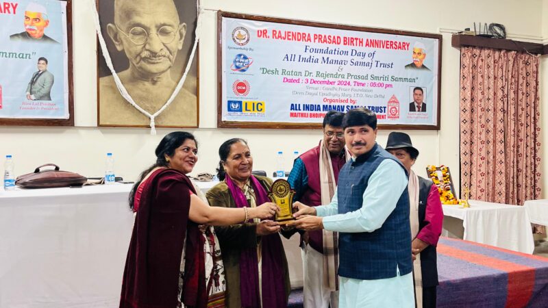 गुरुकुल कादरी विद्यालय में प्राचार्य विजेंद्र शास्त्री के सम्मान से खुशी का माहौल