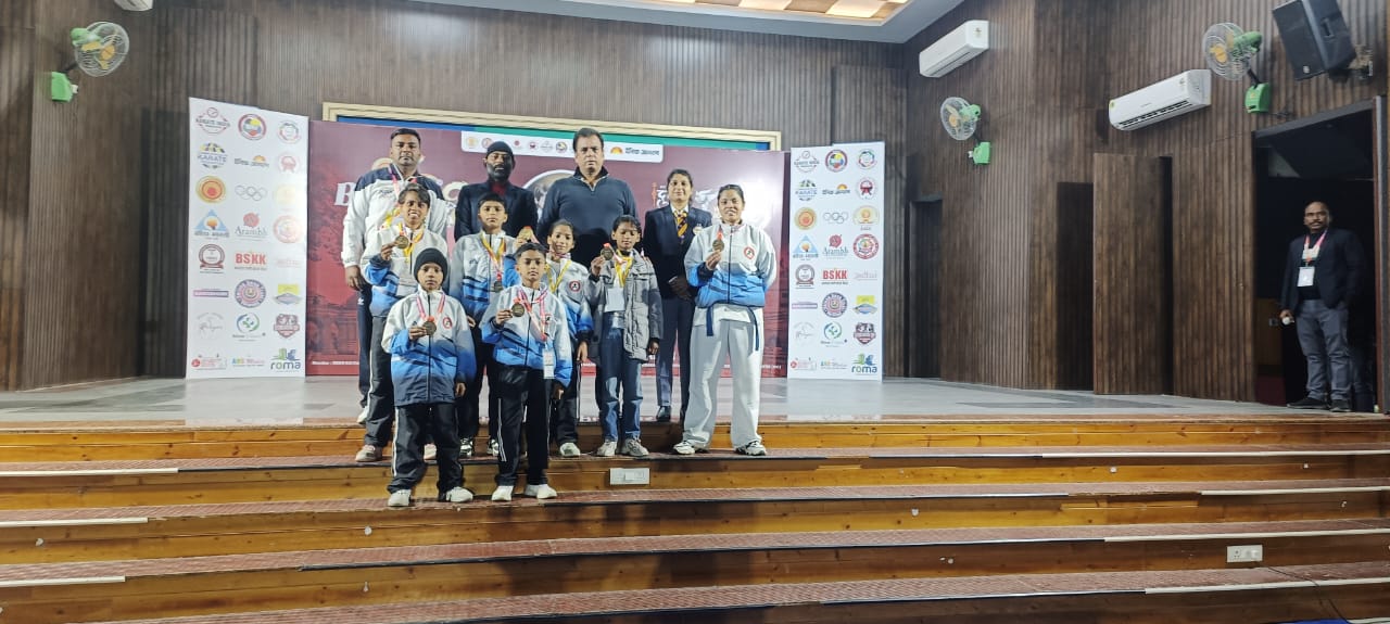 तीर्थंनगरी के 07 खिलाड़ियों ने राष्ट्रीय कराटे चैंपियनशिप में स्वर्ण और रजत पदक जीते