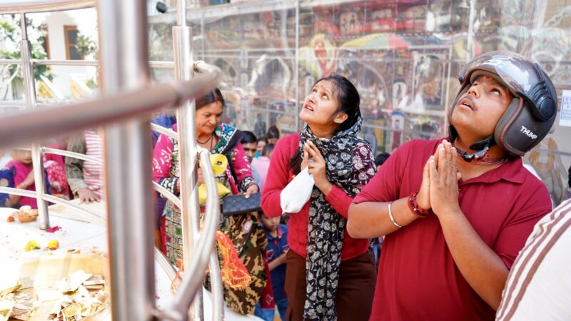 रौनक़:श्री झंडे जी मेले मे नगरवासी बढ़ा रहे श्री झण्डे जी महोत्सव की रौनक