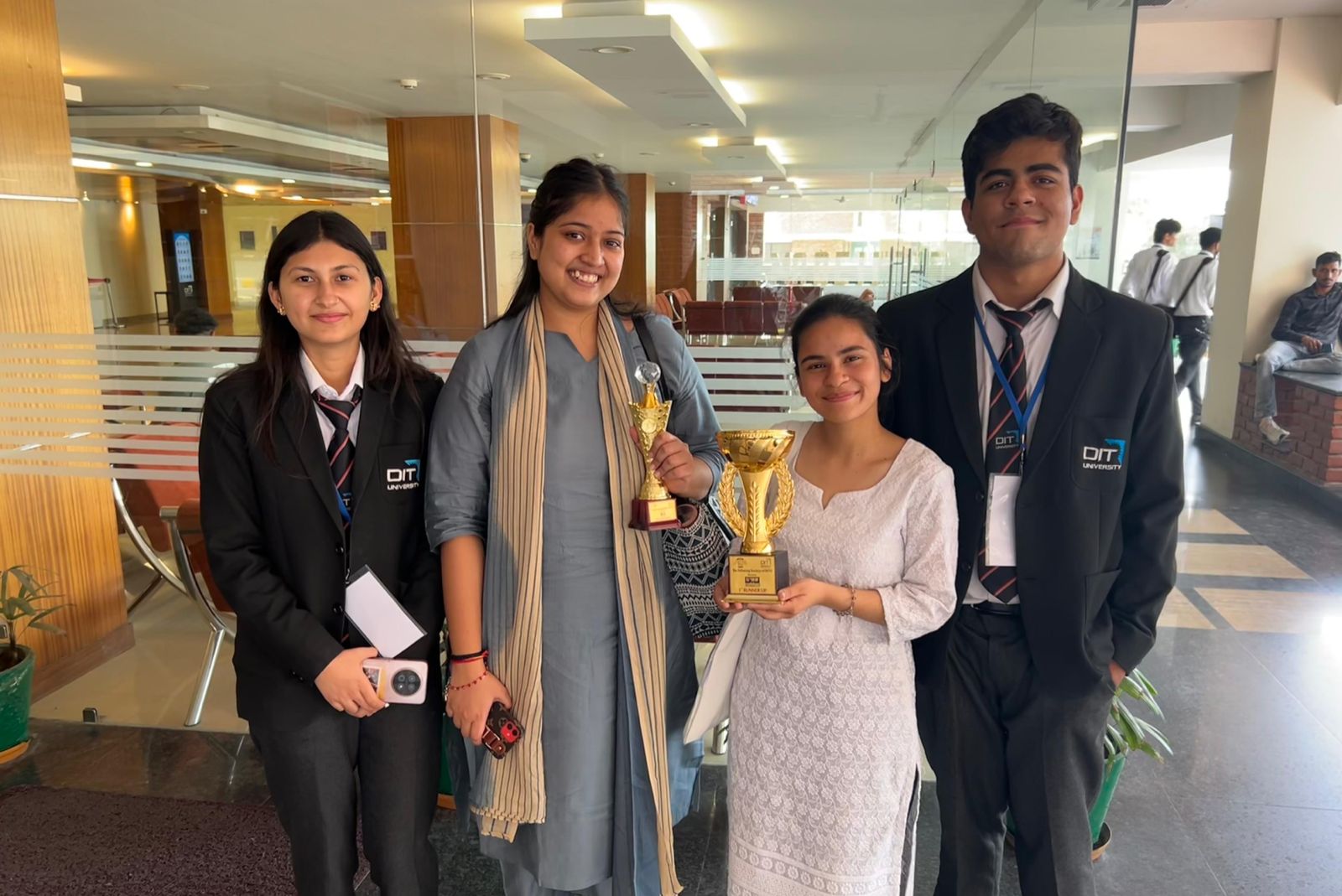 जलवा:आर्थिक गलियारे पर बहस में एसजीआरआर छात्राओं का जलवा