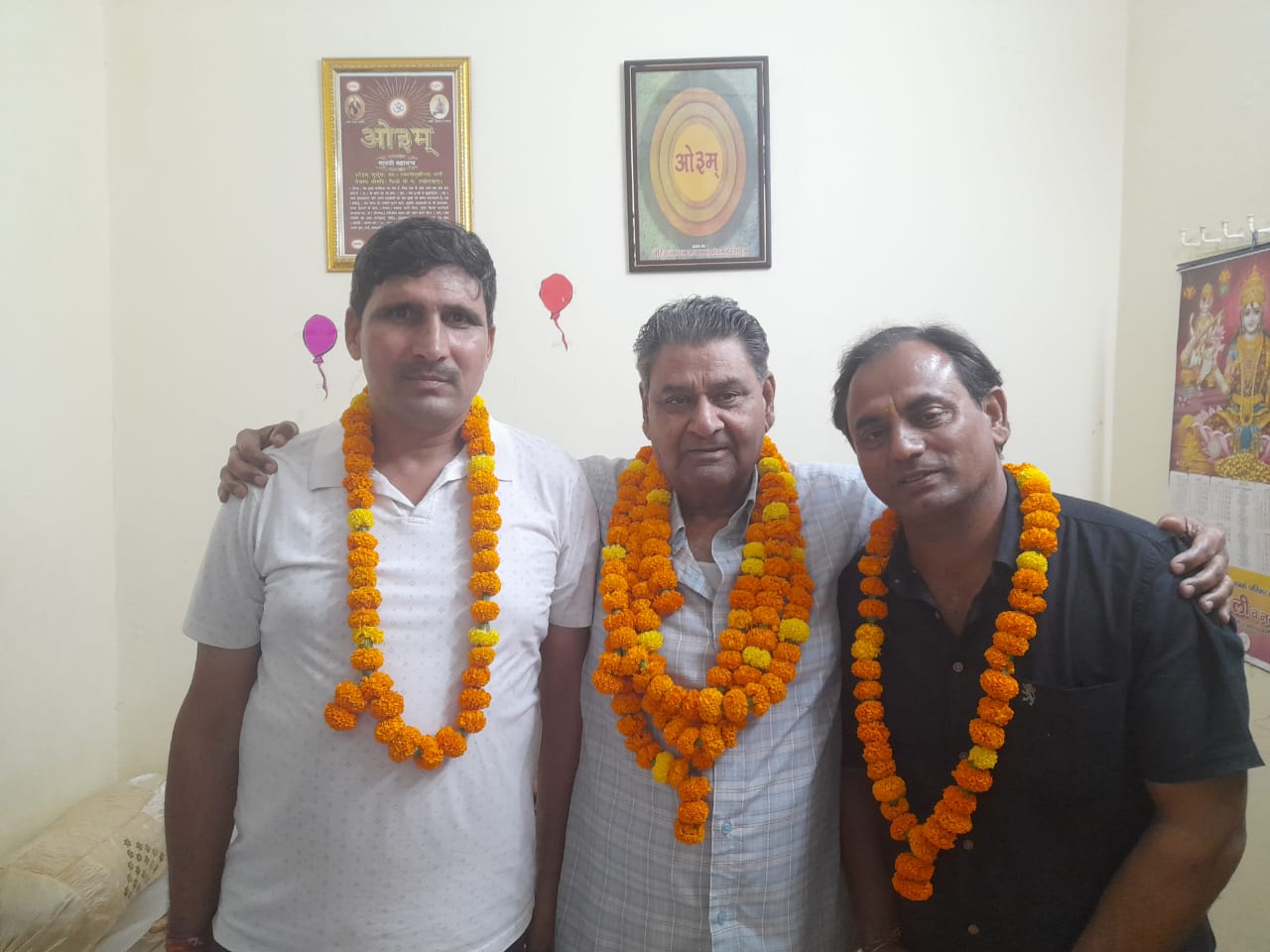 कर्मचारियों में खुशी की लहर, मिठाई बाँटकर मनाया गया जश्न