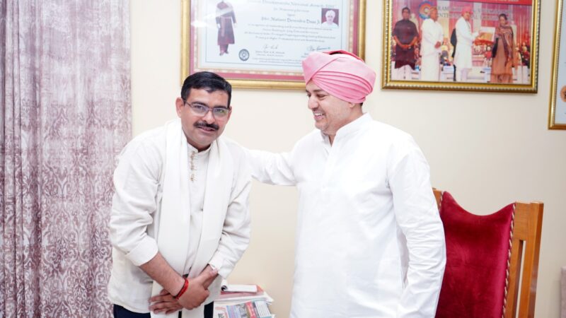 स्वागत:परंपरा अनुसार श्री दरबार साहिब में परमवीर चक्र विजेता योगेन्द्र यादव का भव्य स्वागत