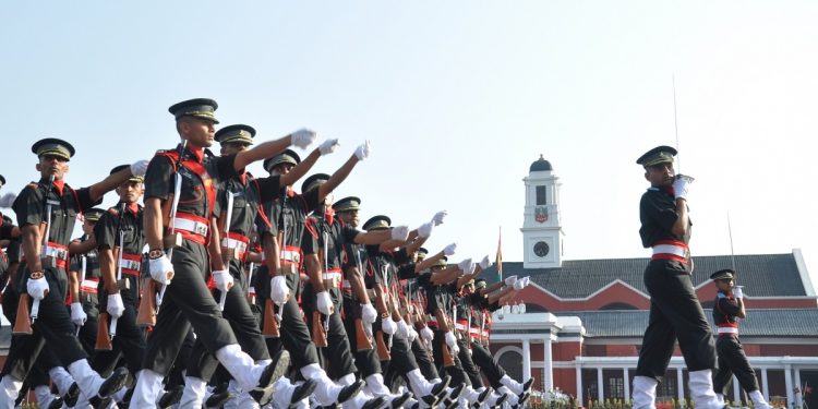 श्रीलंका के सेना प्रमुख बने पासिंग आउट परेड के रिव्यूइंग ऑफिसर