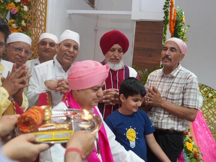 श्रीमहंत देवेंद्र दास जी महाराज ने गुरु पूर्णिमा पर किया विशेष सिमरन, हज़ारों श्रद्धालुओं को दिया आशीर्वाद
