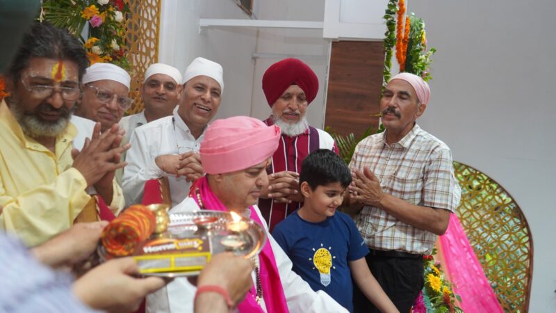 श्रीमहंत देवेंद्र दास जी महाराज ने गुरु पूर्णिमा पर किया विशेष सिमरन, हज़ारों श्रद्धालुओं को दिया आशीर्वाद