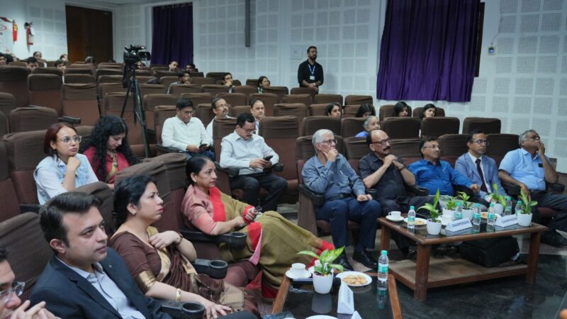 विशेषज्ञ:कॉर्नियल अल्सर से बचाव पर बड़ी चर्चा, महंत इंदिरेश अस्पताल में जुटे शीर्ष नेत्र विशेषज्ञ