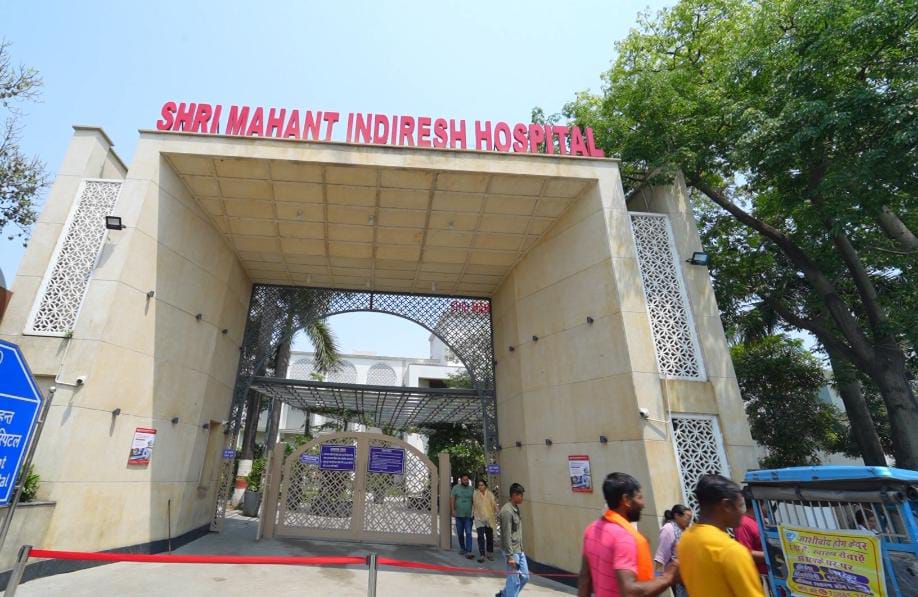 डॉ. प्रशांत सरड़ा की टीम ने दिलाई महंत इन्दिरेश को नई पहचान