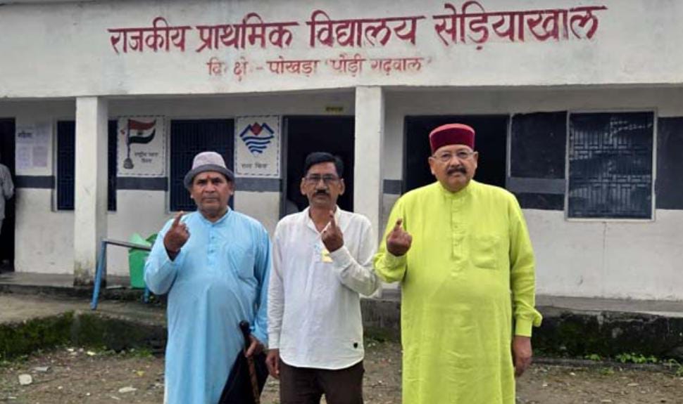 धामी का आह्वान– आपका वोट, गांव की सरकार का भविष्य