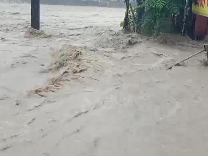ऋषिकेश में जल प्रलय जैसे हालात – SDRF अलर्ट, घाट खाली!