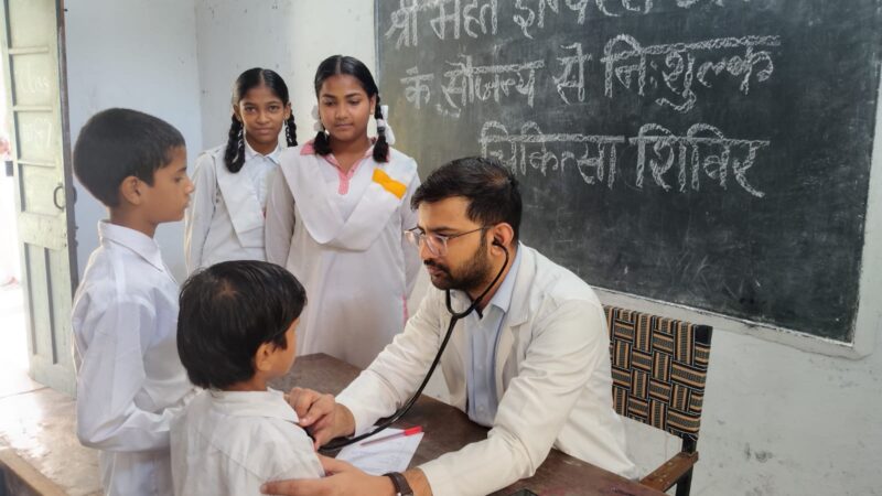महंत इन्दिरेश अस्पताल का मानवता को समर्पित प्रयास –एमकेपी में पहुँचा विशेषज्ञ डॉक्टरों का दल