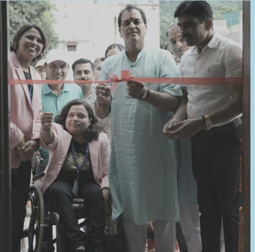 जरूरतमंदों के लिए फिजियोथैरेपी, शिक्षा और सिलाई प्रशिक्षण केंद्र की हुई शुरुआत