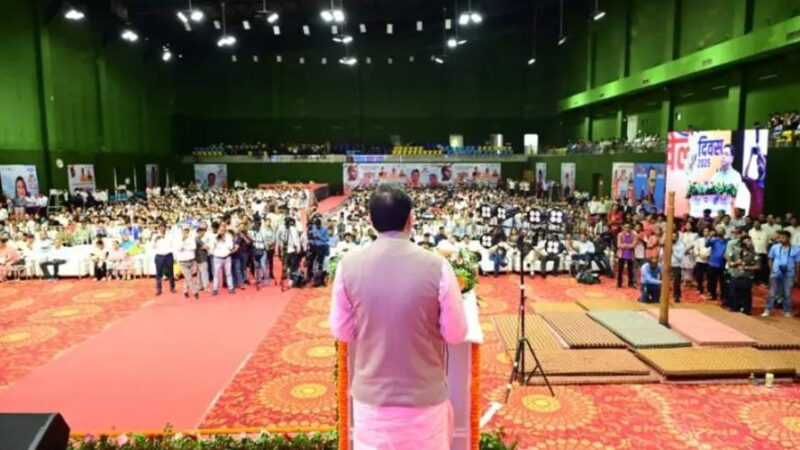 सीएम धामी ने खिलाड़ियों पर बरसाया 16 करोड़, घोषित की नई खेल योजनाएं
