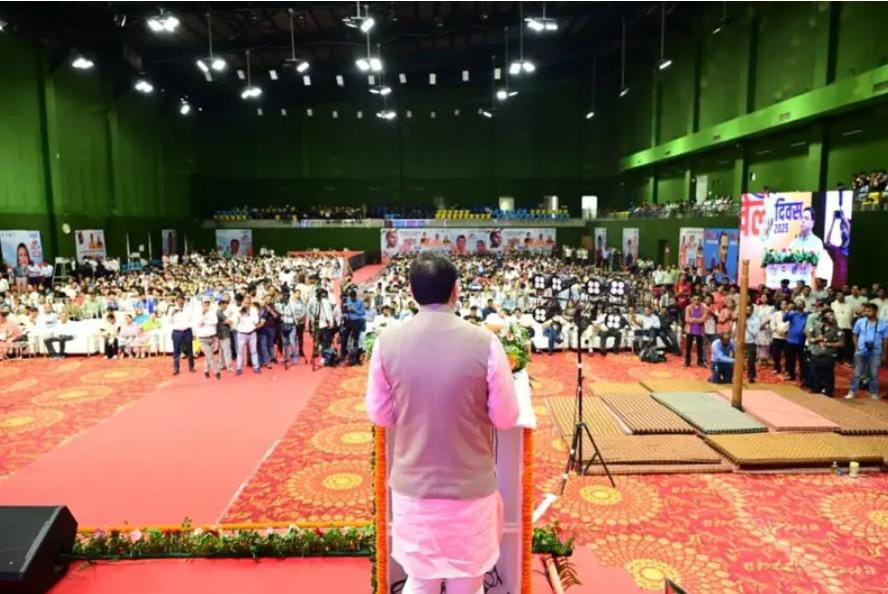 सीएम धामी ने खिलाड़ियों पर बरसाया 16 करोड़, घोषित की नई खेल योजनाएं