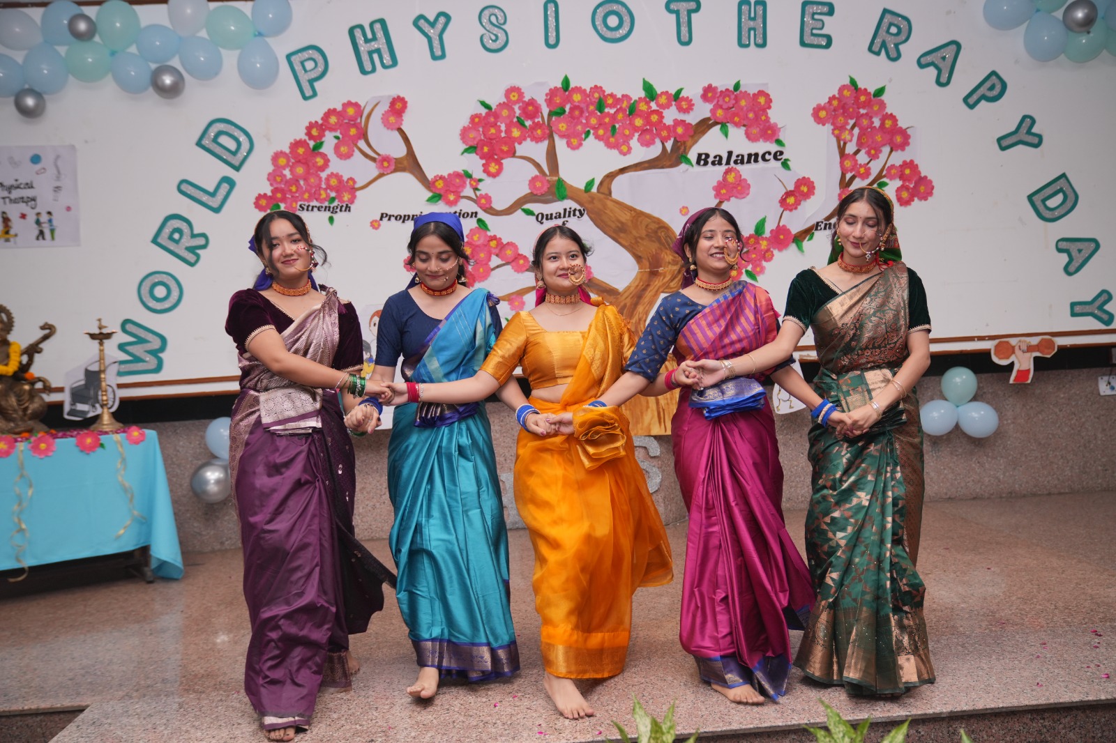 सांस्कृतिक प्रस्तुतियों और नुक्कड़ नाटक ने बांधा समां, गूंजे तालियां