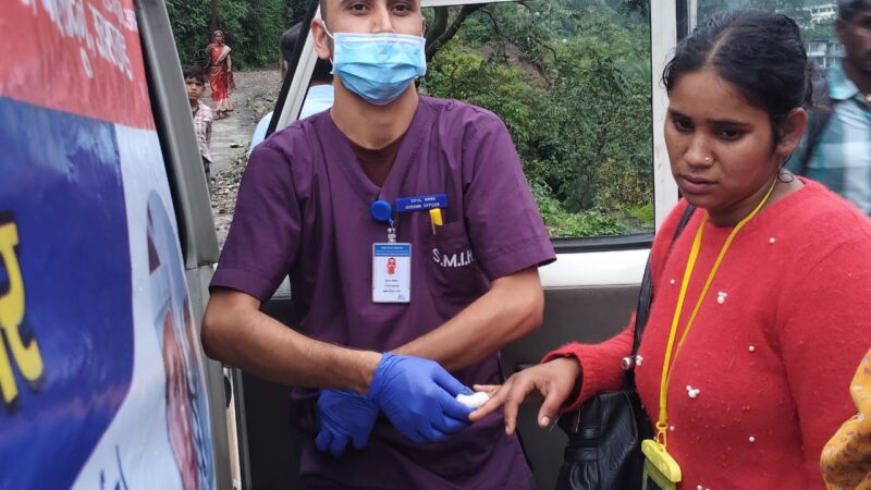 आपदा प्रभावितों के लिए SGRRU और इन्दिरेश अस्पताल बनीं जीवनरेखा