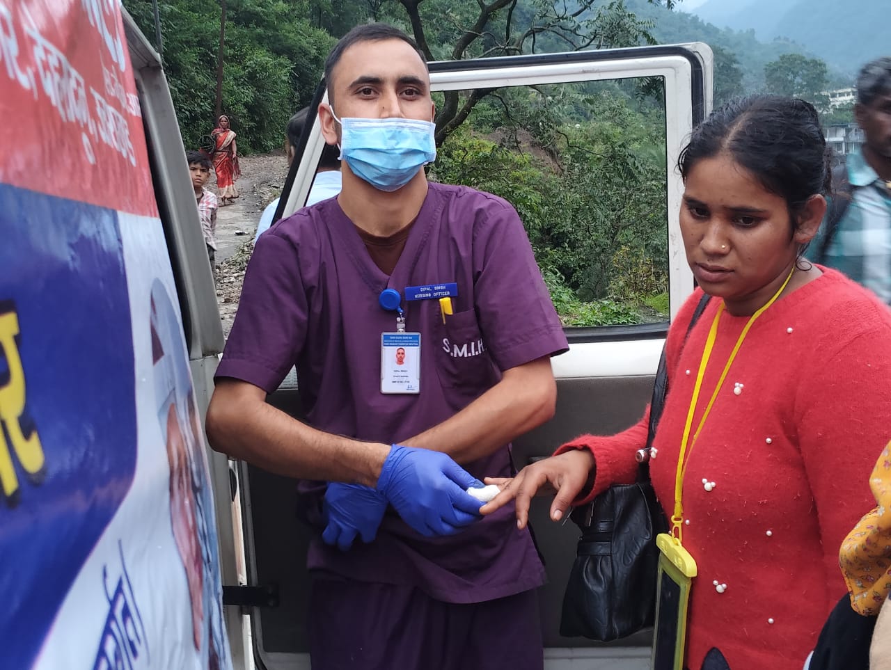 आपदा प्रभावितों के लिए SGRRU और इन्दिरेश अस्पताल बनीं जीवनरेखा