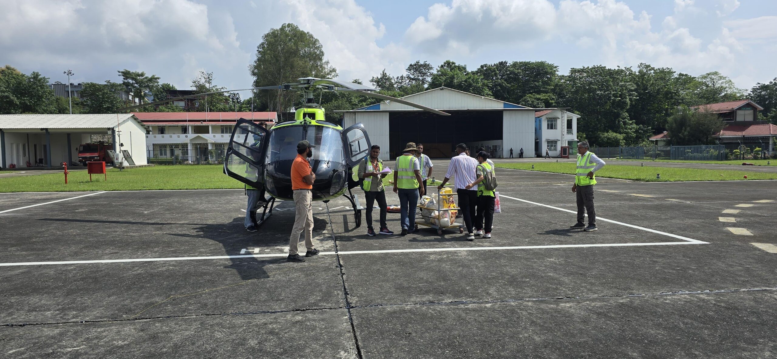 मुसीबत की घड़ी में टिहरी की जनता को मिला मजबूत सहारा—डीएम की कार्यशैली बनी मिसाल