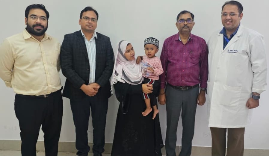 जिंदगी:डेढ़ साल के मासूम को नई जिंदगी, हिमालयन हॉस्पिटल ने की हाई-रिस्क ब्रेन सर्जरी