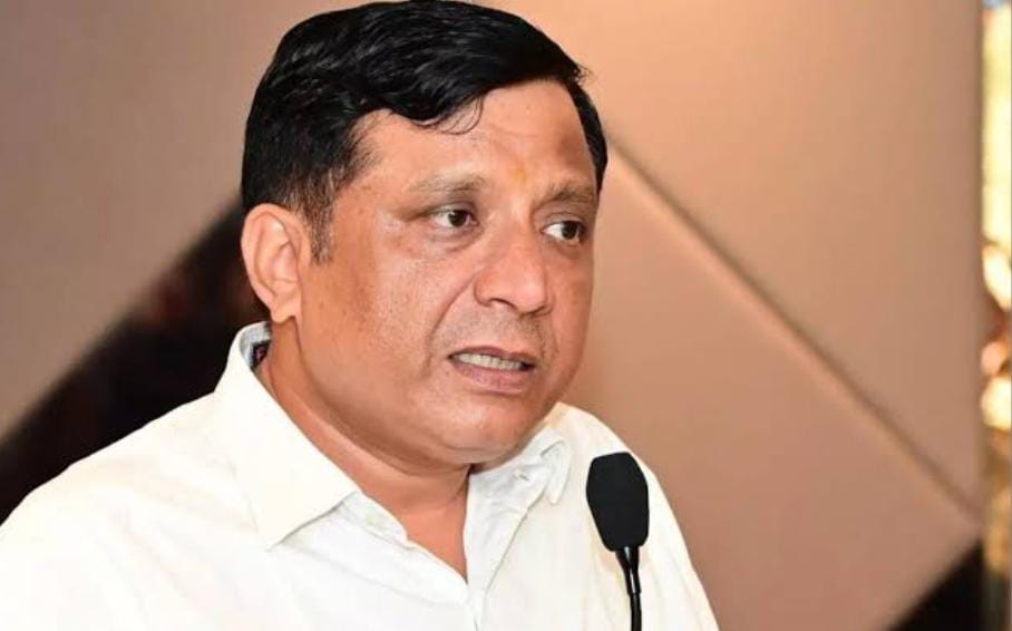 बंशीधर तिवारी की निगरानी में चला सबसे बड़ा अभियान, कई भवन सील और प्लॉटिंग जमींदोज़