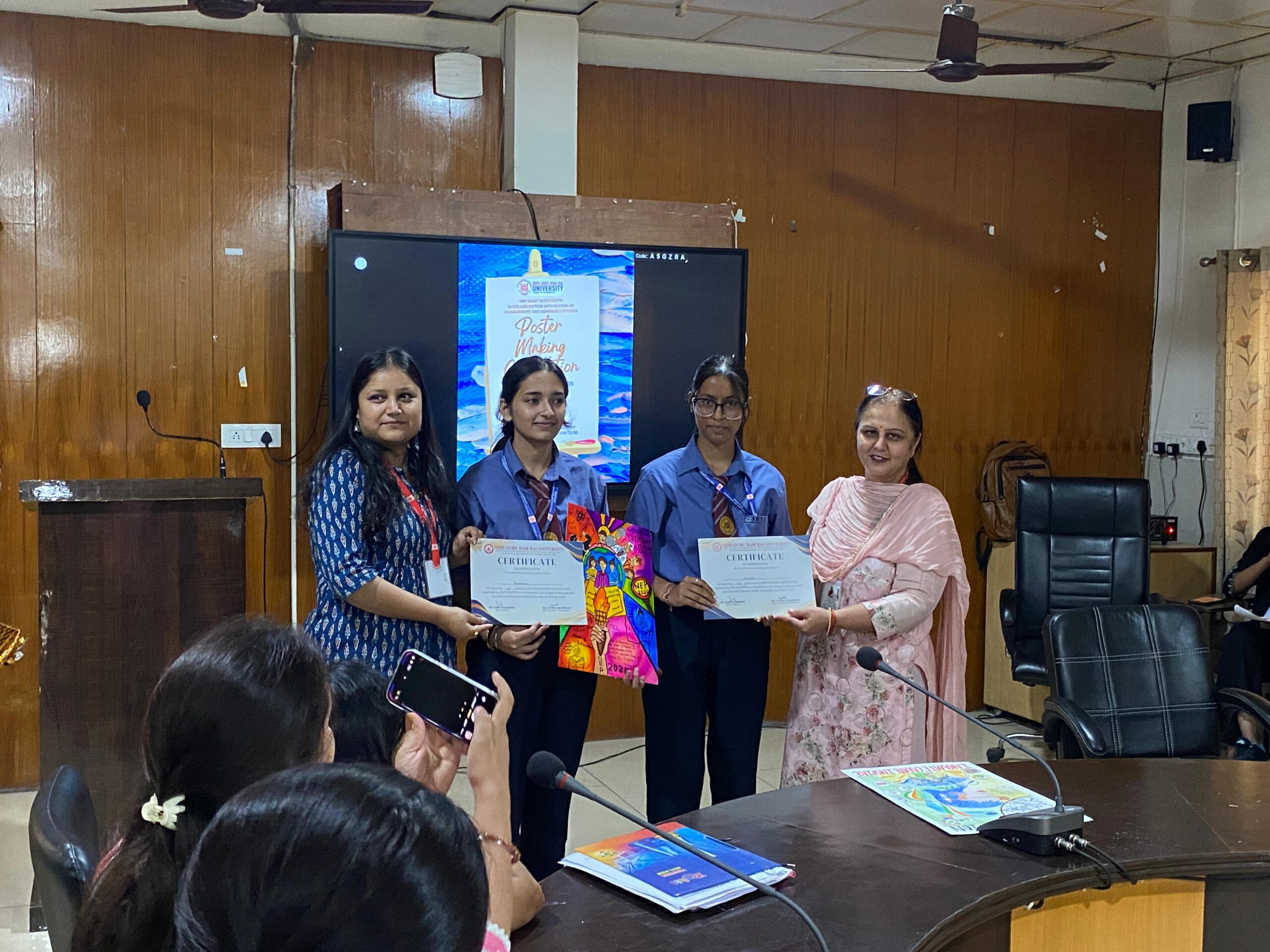 NEP 2020 को लेकर SGRRU में छात्रों का रचनात्मक उत्साह, विजेताओं का हुआ सम्मान