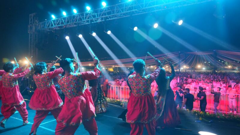 SGRRU में थिरके कदम, गूंजे शंख और तालियों से गूंजा नवरात्र उत्सव