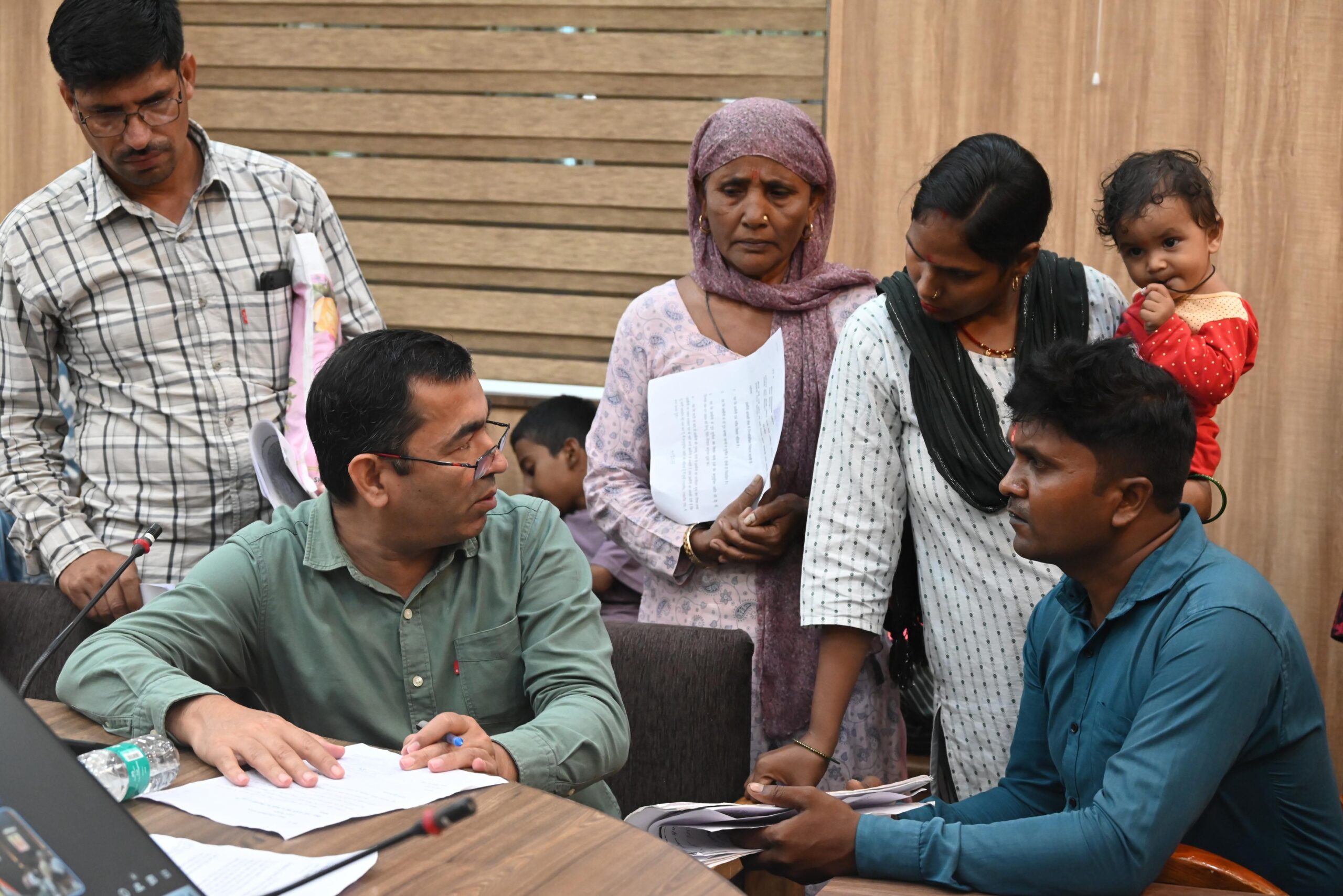 धोखाधड़ी और अवैध कब्जे पर कड़ी नजर, डीएम सविन बंसल का जनता के प्रति संकल्प