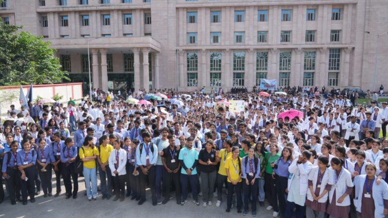 SGRRU रैली से दून जागा: युवाओं के नारों से गूंजा घंटाघर से गांधी चौक तक