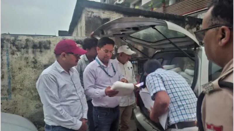 मुख्यमंत्री धामी बोले—मिलावट पर कोई रियायत नहीं; डॉ. आर. राजेश कुमार ने हर जिले में छापेमारी बढ़ाई