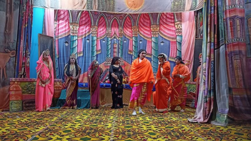 कलाकारों के अद्भुत अभिनय ने दर्शकों को किया मंत्रमुग्ध