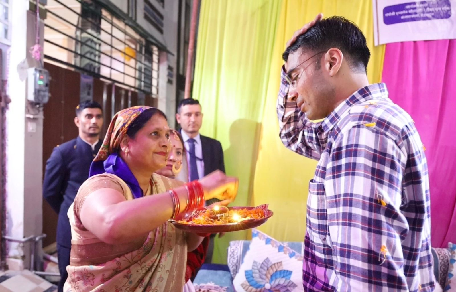 गंगोत्री एन्क्लेव वासियों ने कहा — ‘हमारे DM ही असली हीरो हैं’