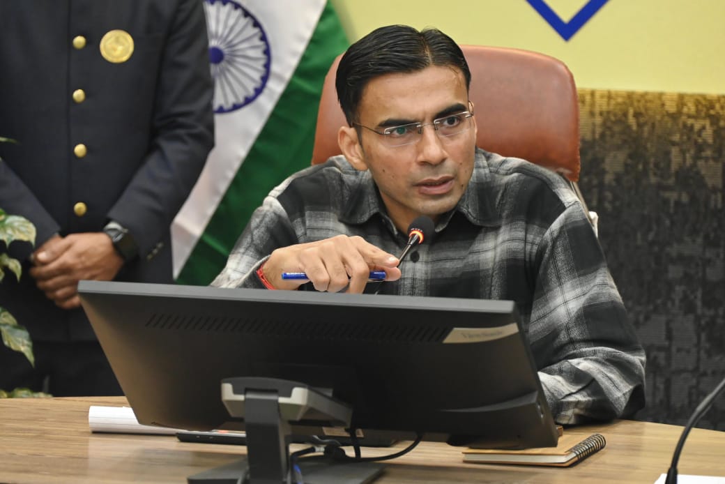 डीएम सविन बंसल ने खोला राजस्व वसूली मोर्चा — बड़े बकायदारों की कुर्क हुई संपत्तियां