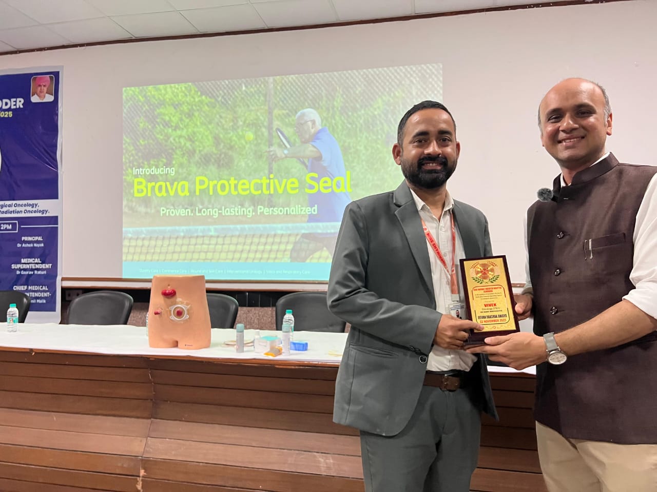 इन्दिरेश अस्पताल ने बढ़ाया हौसला— कैंसर को मात देने वाले योद्धाओं का विशेष सम्मान