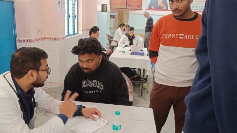 इन्दिरेश अस्पताल की जनसेवा: ग्रामीण व शहरी क्षेत्रों तक पहुँची स्वास्थ्य राहत