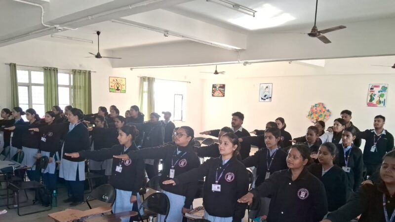 SGRRU में हुआ भव्य आयोजन—संविधान की प्रस्तावना के साथ छात्रों ने लिया एकता व अखंडता का संकल्प