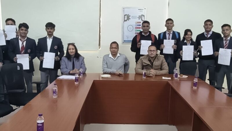 नशा मुक्त उत्तराखंड के संकल्प को गति—छात्रों को बचाने के लिए जिला प्रशासन ने कसी कमर