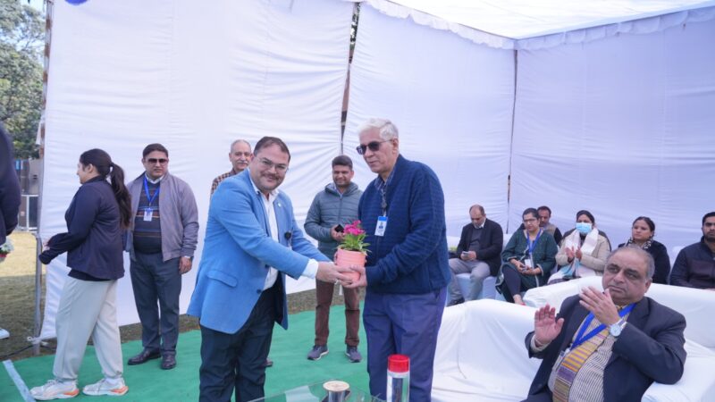 SGRRU के खेल मैदान में रोमांच चरम पर, 2021 बैच ने जीता क्रिकेट मुकाबला