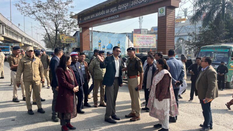 डीएम सविन बंसल के निर्देशों पर प्रशासन सक्रिय, आईएसबीटी में यातायात सुधार को मिली रफ्तार