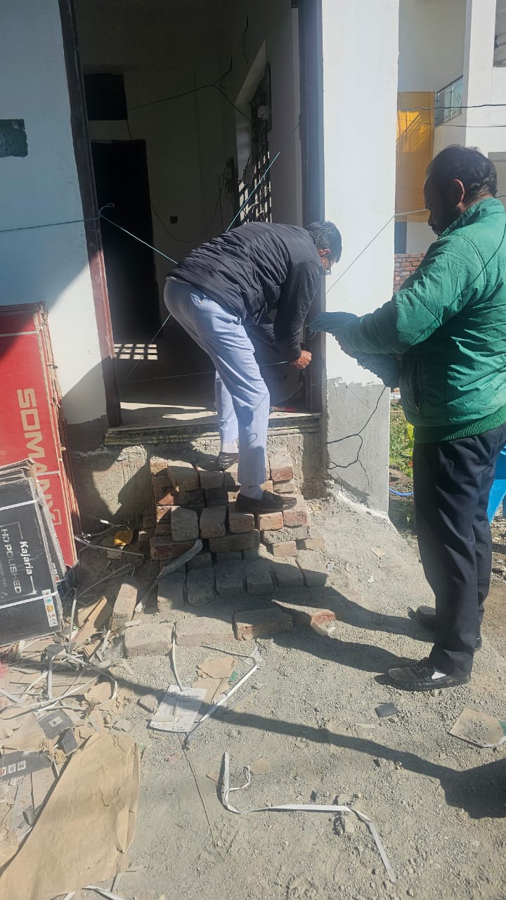 तिवारी के निर्देश पर एमडीडीए सख़्त, प्रगति विहार में सीलिंग–ध्वस्तीकरण