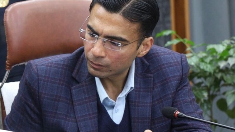 डीएम सविन बंसल ने दिखाई सख्ती, बुजुर्ग पिता को न्याय दिलाने के लिए आरसी जारी