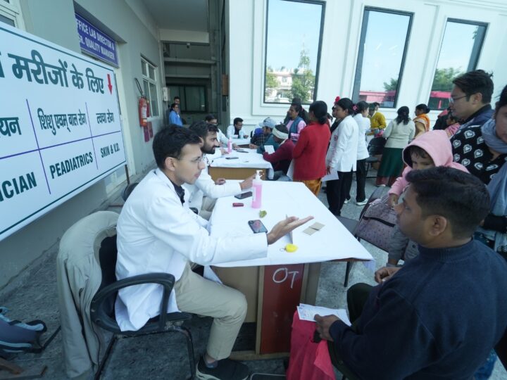 इंदिरेश अस्पताल में जन्मदिवस पर सेवा दिवस, मरीजों ने जताया प्रबंधन का आभार