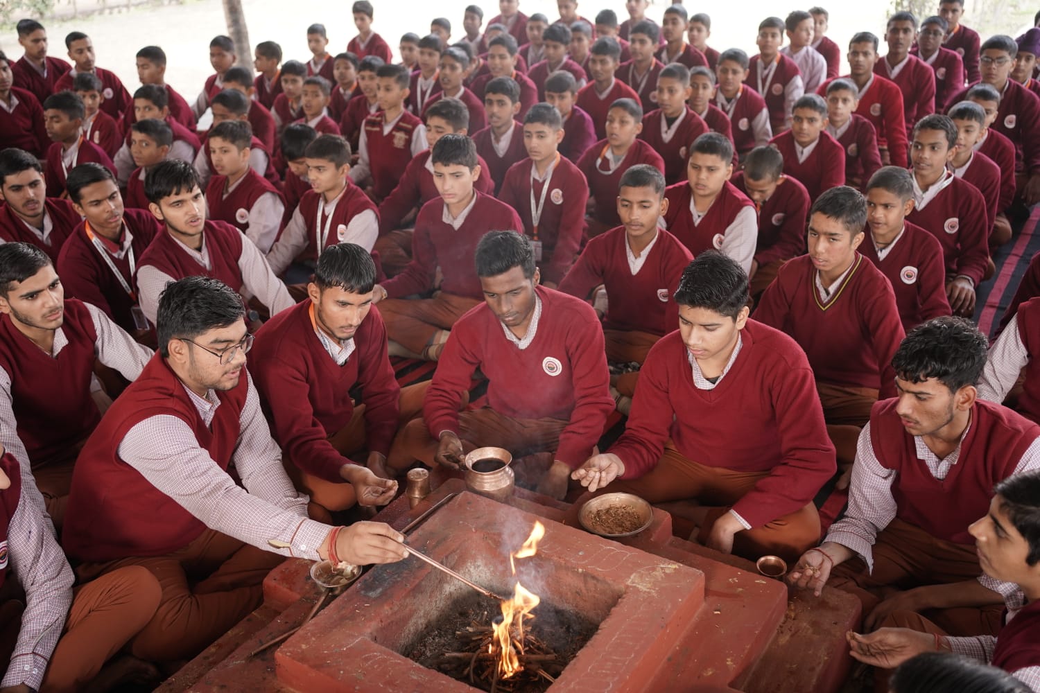 गुरुकुल में महर्षि दयानन्द के विचारों की ज्योति प्रज्वलित, युवा पीढ़ी ने लिया प्रेरणा संकल्प