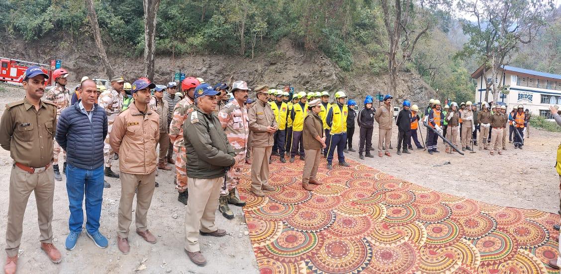 जंगल सुरक्षा पर फोकस — नरेंद्र नगर वन प्रभाग ने दिखाया त्वरित प्रतिक्रिया तंत्र