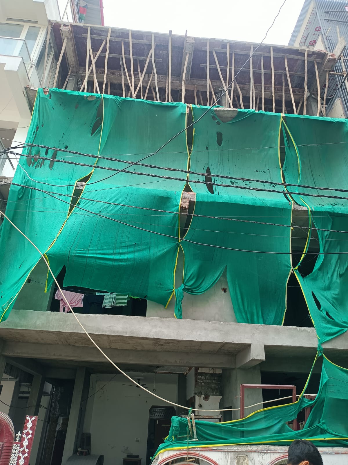 ऋषिकेश से सटे क्षेत्र में प्रशासन की कार्रवाई, नियम तोड़ने वालों को कड़ा संदेश