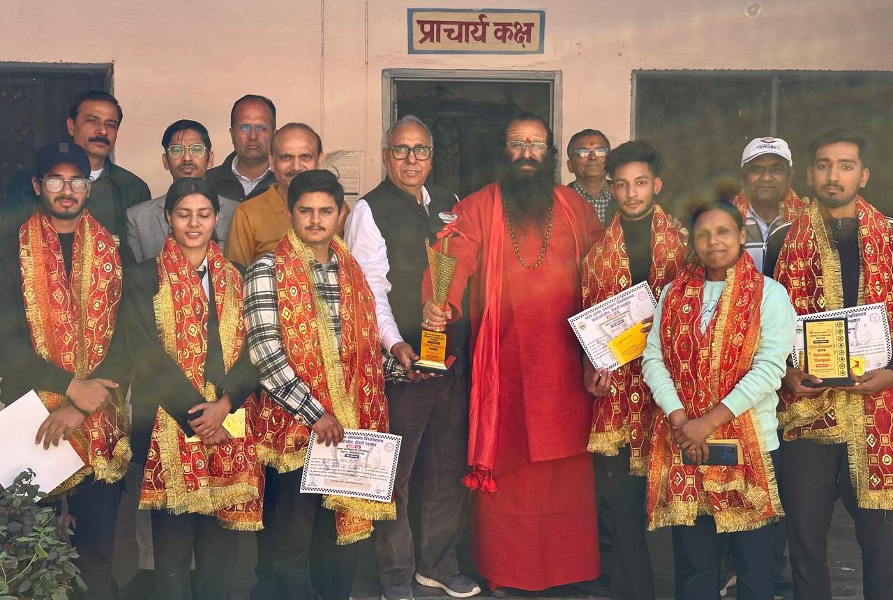गुरुजनों के मार्गदर्शन में श्रीमहन्त डॉ. रविन्द्र पुरी के नेतृत्व वाला एस.एम.जे.एन. पी.जी. कॉलेज रच रहा नई उपलब्धियां