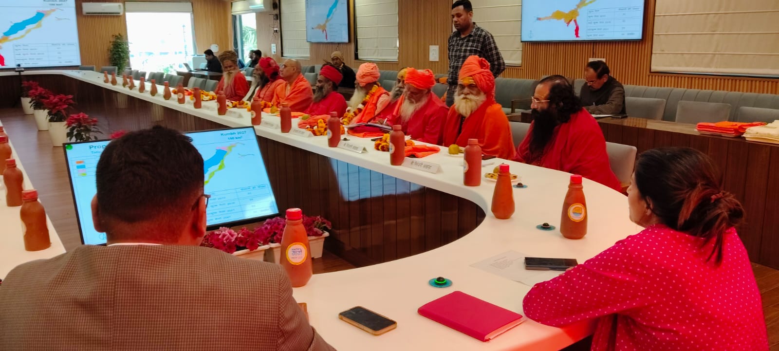 कुंभ-2027 को लेकर रविंद्र पुरी का स्पष्ट संदेश, सोनिका ने कहा—दिव्य-भव्य आयोजन तय