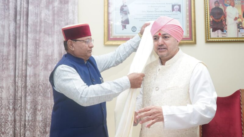 श्री दरबार साहिब पहुंचकर मंत्री खजान दास ने दिया बड़ा ऐलान, अस्पताल को राहत जल्द
