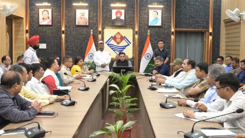 डीएम सविन बंसल बोले—लॉ एंड ऑर्डर से कोई समझौता नहीं, सुरक्षा रहे सर्वोच्च प्राथमिकता