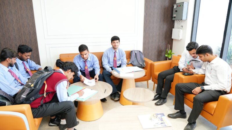 SGRRU के मंच से उड़ान: जॉब उत्सव 4.0 में 200 छात्रों का शानदार प्लेसमेंट